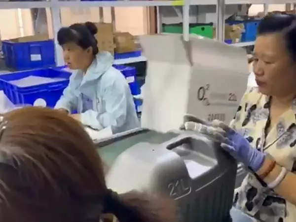 RTI Living Fish Bucket Manufacturing Process3